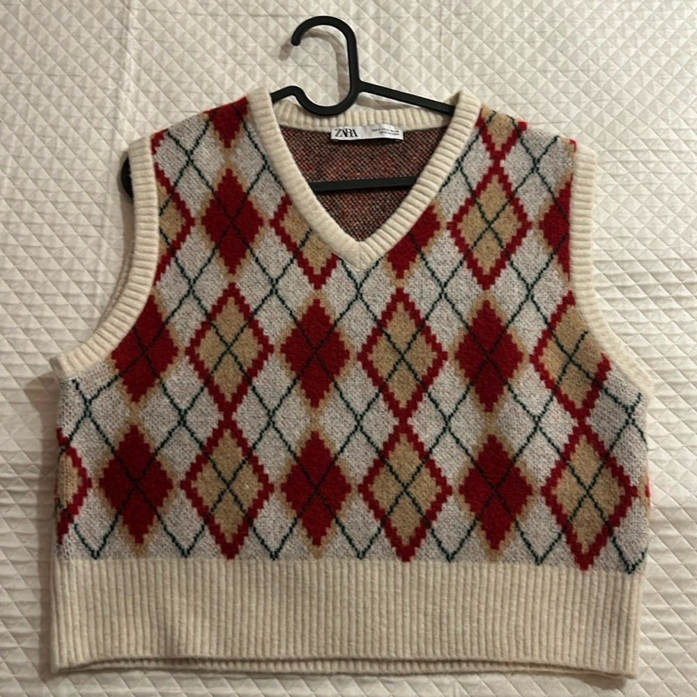 ZARA SWEATER VEST